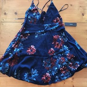 NWT Lulus Floral Dress